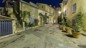 Mougins