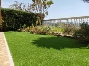 Le gazon synthétique représente de nombreux avantages pour votre jardin !