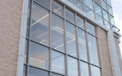 Toiles en PVC pour façades : Comment elles contribuent à une meilleure performance énergétique
